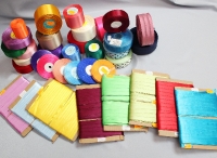 Купить атласные ленты можно в отделах швейной фурнитуры в наших магазинах тканей.